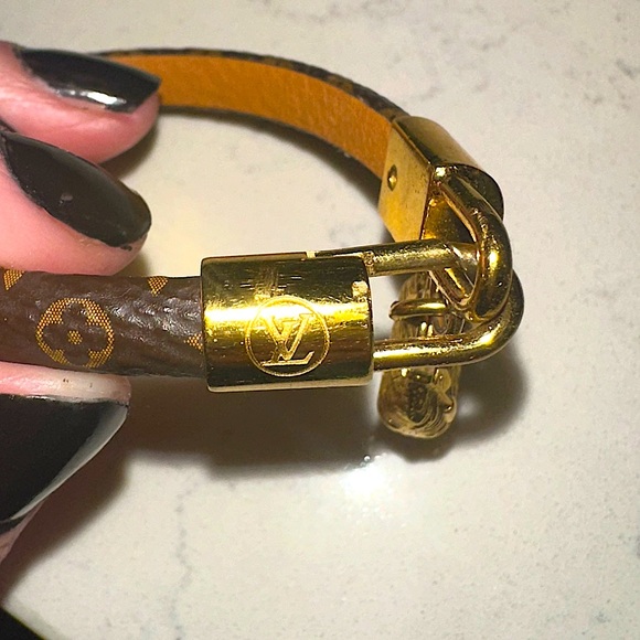 Louis Vuitton Alma Bracelet - Picture 7 of 7